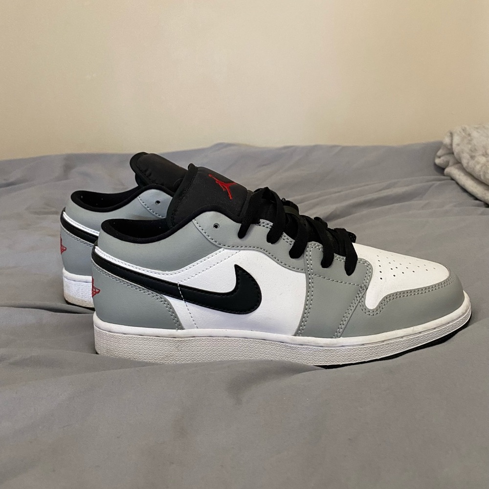 Jordan 1 Low light smoke grey